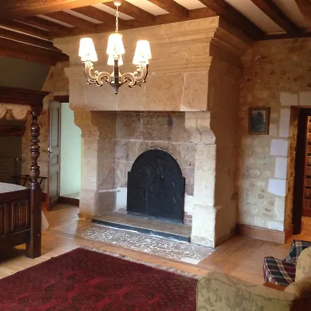 Le Vieux Chateau B&B לינה וארוחת בוקר Le Renouard