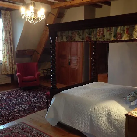 לינה וארוחת בוקר Le Vieux Chateau B&B