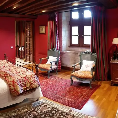 Le Vieux Chateau B&B לינה וארוחת בוקר 3*