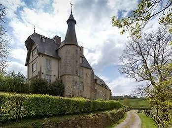 Le Vieux Chateau B&B לינה וארוחת בוקר