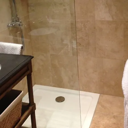 לינה וארוחת בוקר Le Vieux Chateau B&B 3*
